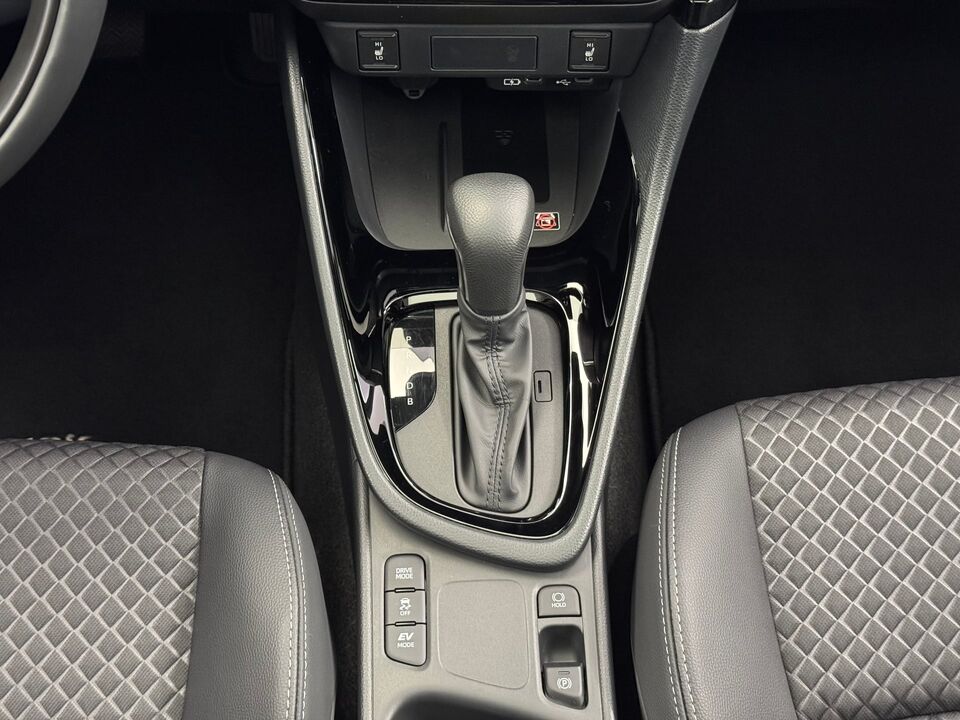 Yaris 1.5 VVT-i HSD Premium