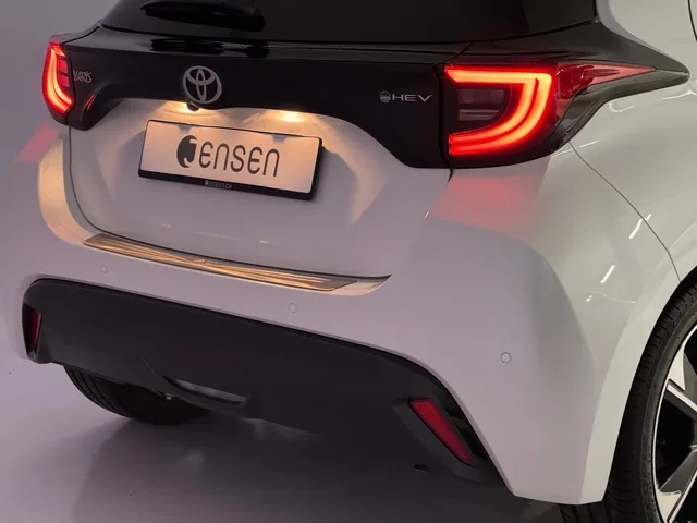 TOYOTA Yaris 1.5 VVT-i HSD Premium