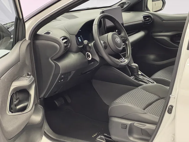 TOYOTA Yaris 1.5 VVT-i HSD Premium