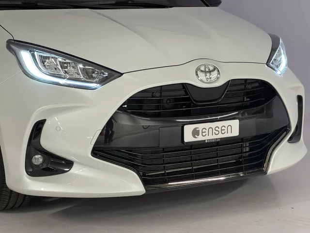 TOYOTA Yaris 1.5 VVT-i HSD Premium