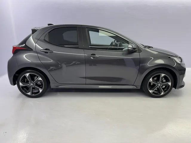 TOYOTA Yaris 1.5 VVT-i HSD Premium