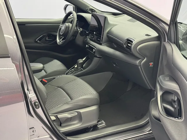 TOYOTA Yaris 1.5 VVT-i HSD Premium