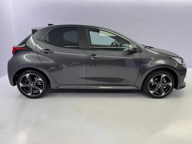 TOYOTA Yaris 1.5 VVT-i HSD Premium