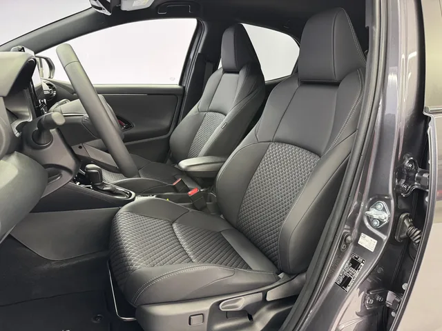 TOYOTA Yaris 1.5 VVT-i HSD Premium
