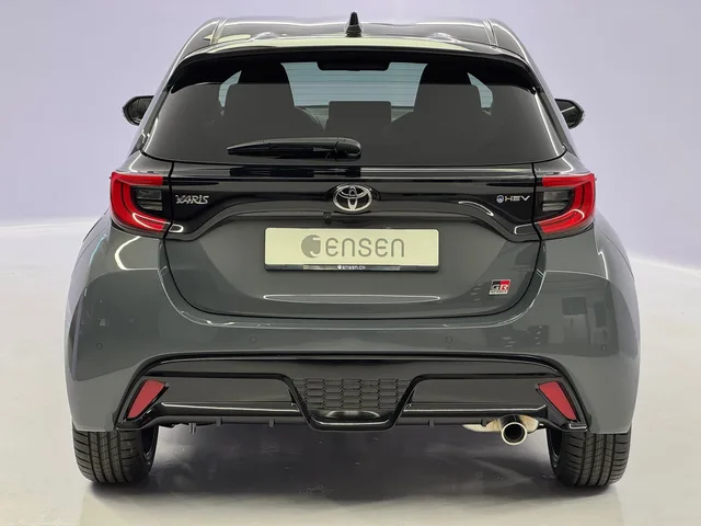 TOYOTA Yaris 1.5 VVT-i HSD GR Sport