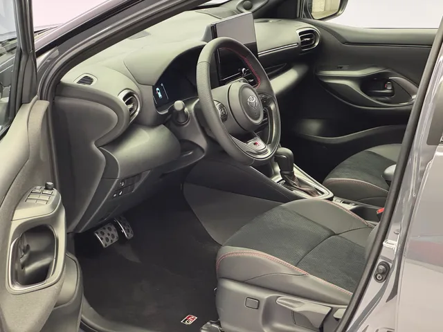 TOYOTA Yaris 1.5 VVT-i HSD GR Sport