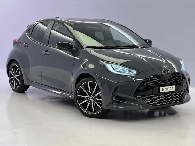 TOYOTA Yaris 1.5 VVT-i HSD GR Sport