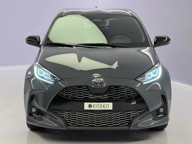 TOYOTA Yaris 1.5 VVT-i HSD GR Sport