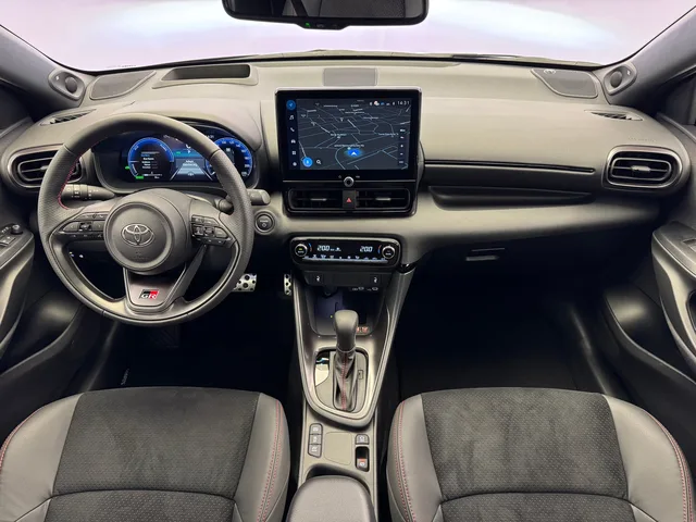 TOYOTA Yaris 1.5 VVT-i HSD GR Sport
