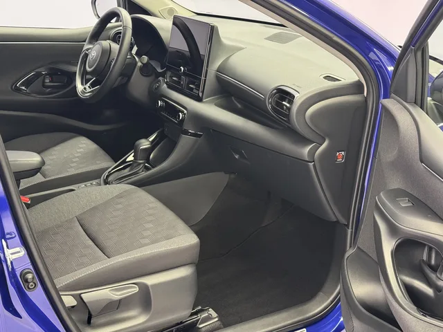 TOYOTA Yaris 1.5 VVT-i HSD Trend