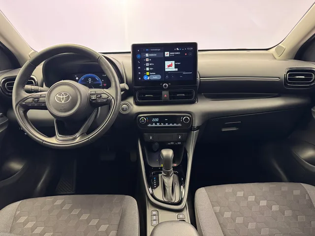 TOYOTA Yaris 1.5 VVT-i HSD Trend