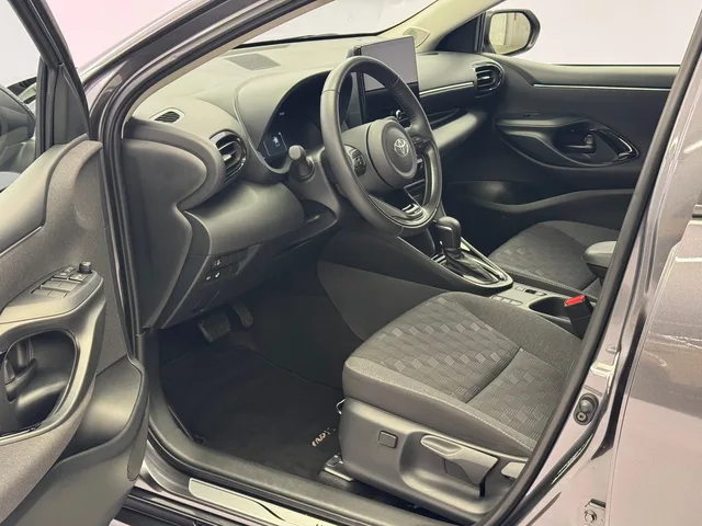 TOYOTA Yaris 1.5 VVT-i HSD Trend