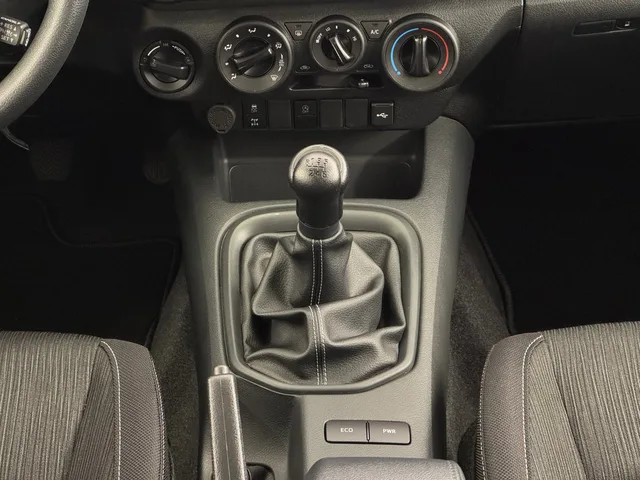 TOYOTA Hilux Double Cab.-Pick-up 2.8 D-4D 204 Comfort 4x4