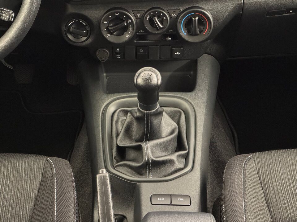 Hilux Double Cab.-Pick-up 2.8 D-4D 204 Comfort 4x4