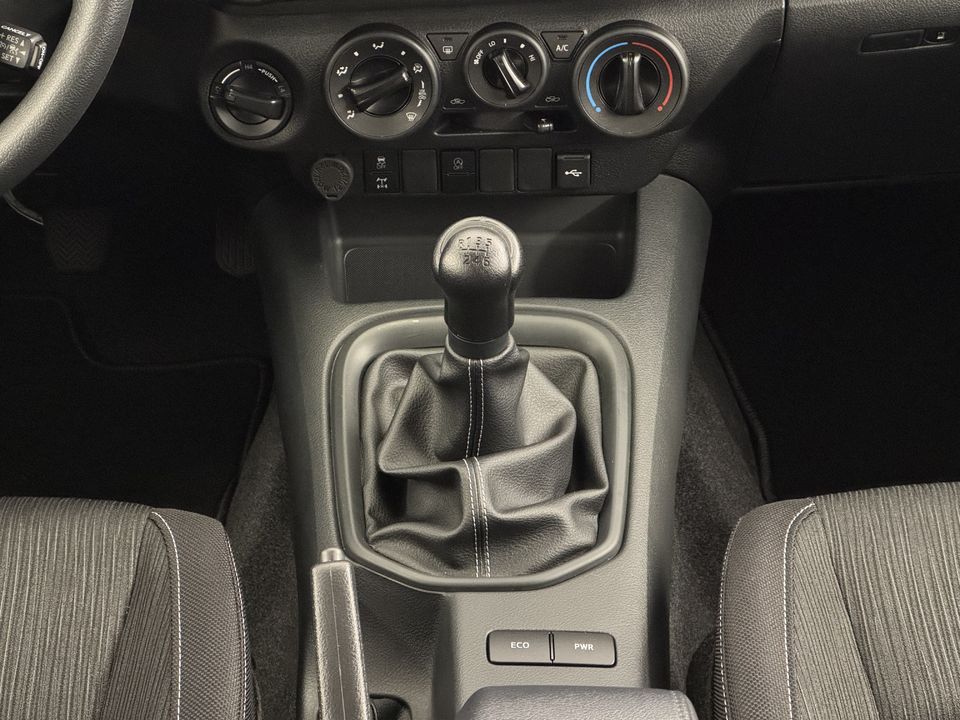 Hilux Double Cab.-Pick-up 2.8 D-4D 204 Comfort 4x4