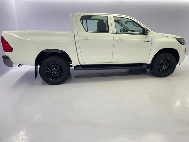 TOYOTA Hilux Double Cab.-Pick-up 2.8 D-4D 204 Comfort 4x4