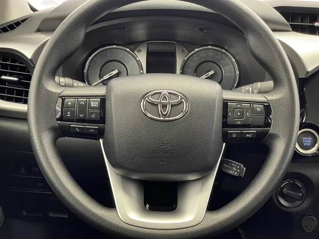 TOYOTA Hilux Double Cab.-Pick-up 2.8 D-4D 204 Comfort 4x4