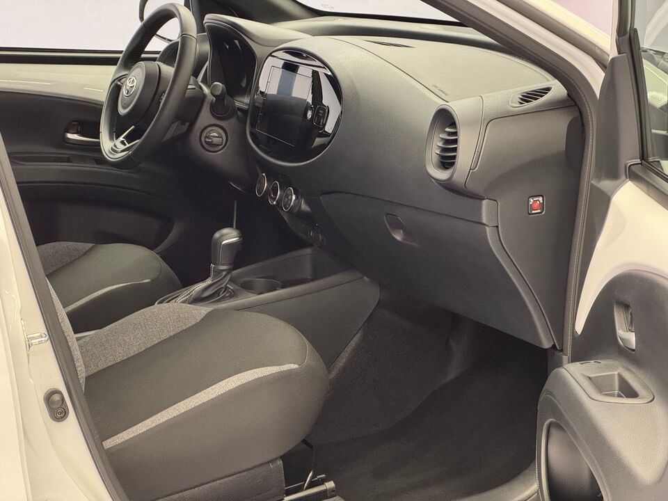 Aygo X 1.0 VVT-i Comfort