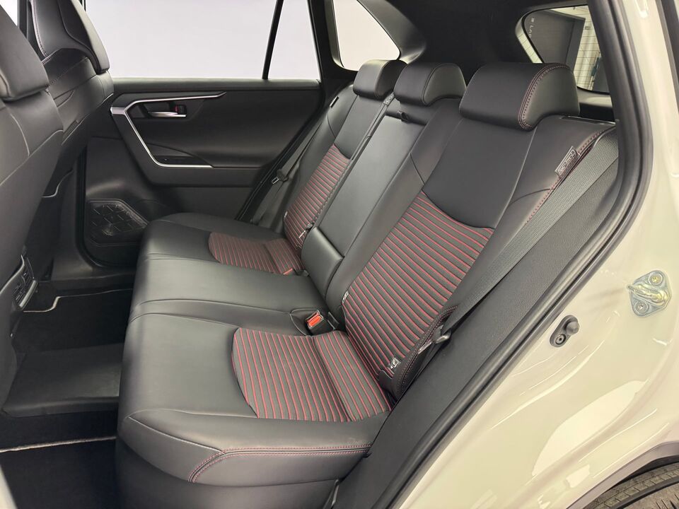 RAV4 2.5 Plug-in-Hybrid Premium AWD-i