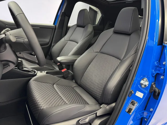 TOYOTA Yaris 1.5 VVT-i HSD Premium