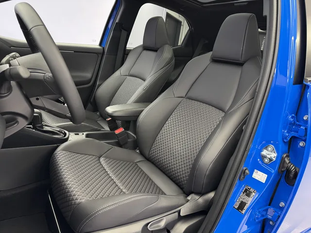 TOYOTA Yaris 1.5 VVT-i HSD Premium