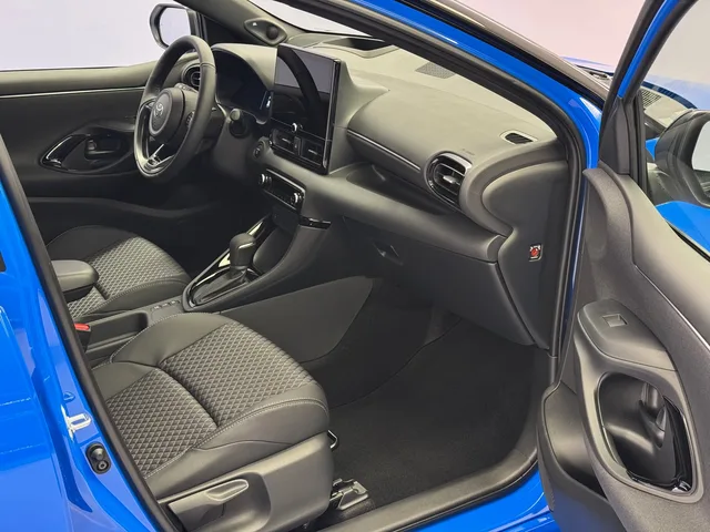 TOYOTA Yaris 1.5 VVT-i HSD Premium