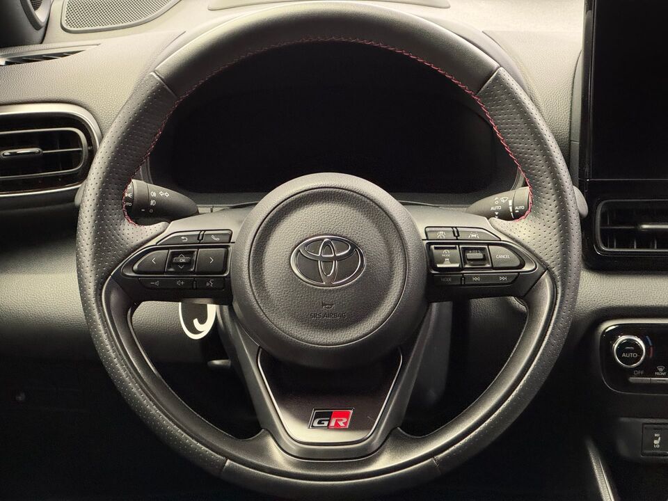 Yaris 1.5 VVT-i HSD GR Sport
