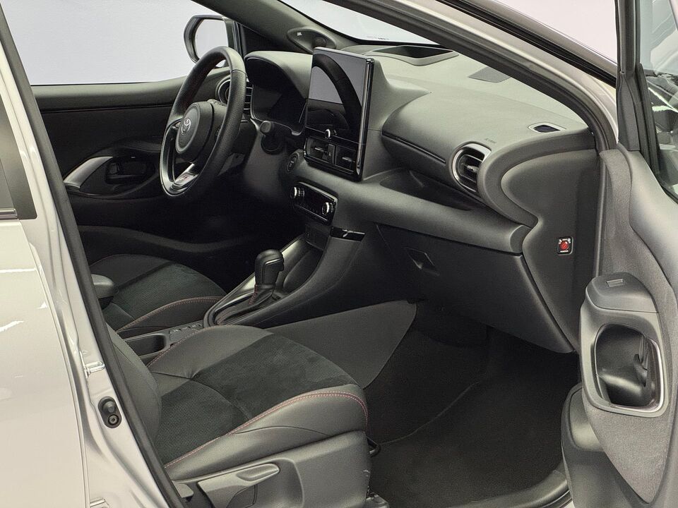 Yaris 1.5 VVT-i HSD GR Sport