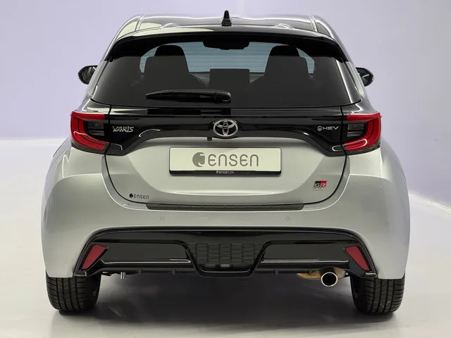 TOYOTA Yaris 1.5 VVT-i HSD GR Sport