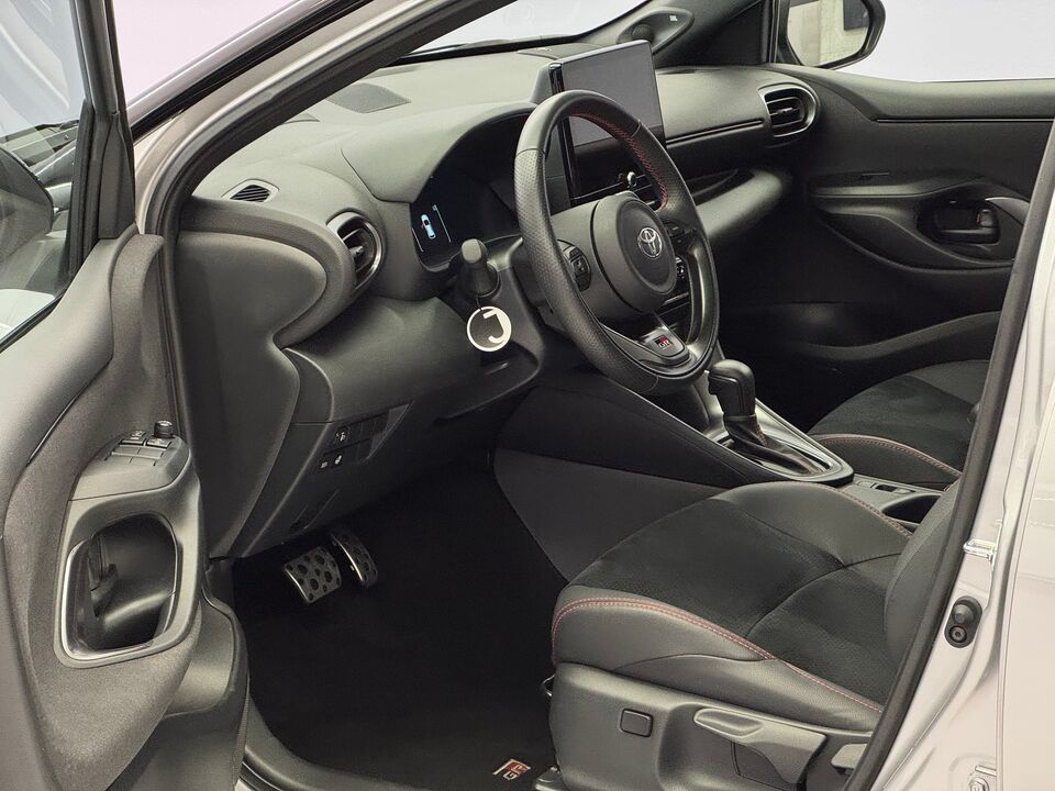 Yaris 1.5 VVT-i HSD GR Sport
