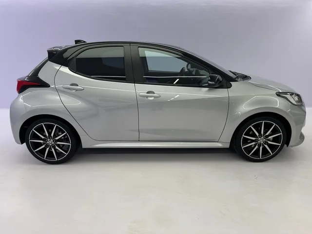 TOYOTA Yaris 1.5 VVT-i HSD GR Sport
