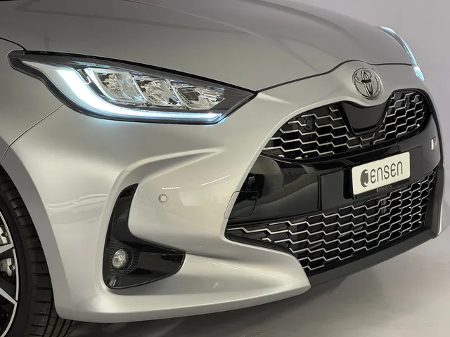 TOYOTA Yaris 1.5 VVT-i HSD GR Sport