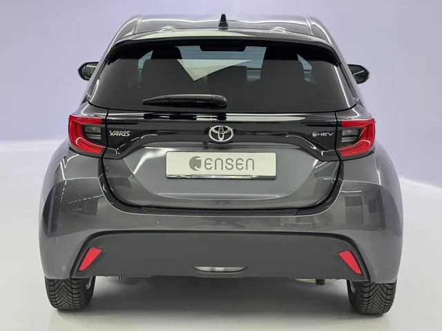 TOYOTA Yaris 1.5 VVT-i HSD Trend
