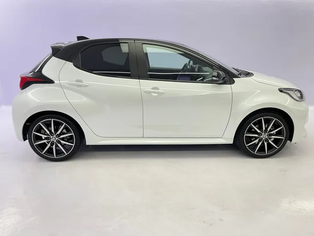 TOYOTA Yaris 1.5 VVT-i HSD GR Sport