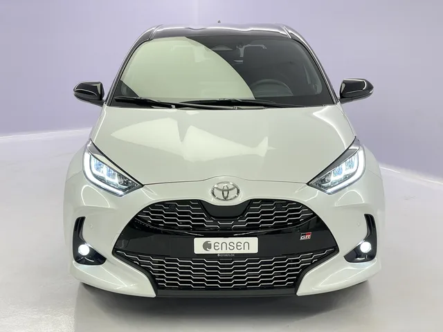 TOYOTA Yaris 1.5 VVT-i HSD GR Sport