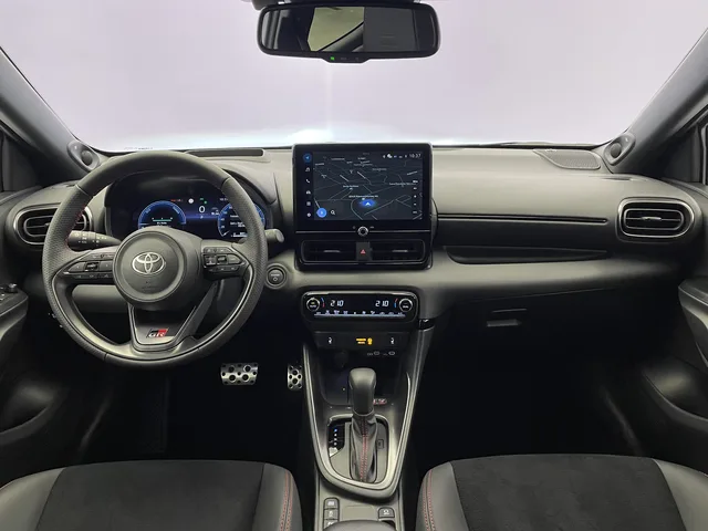 TOYOTA Yaris 1.5 VVT-i HSD GR Sport