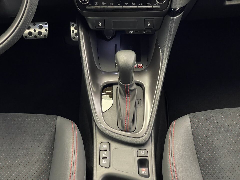 Yaris 1.5 VVT-i HSD GR Sport