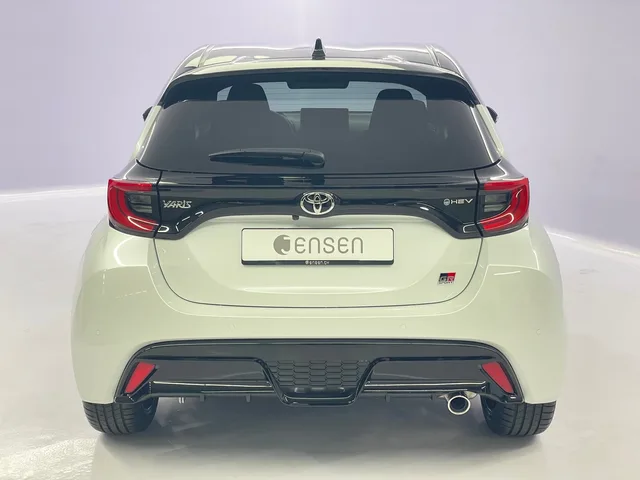 TOYOTA Yaris 1.5 VVT-i HSD GR Sport