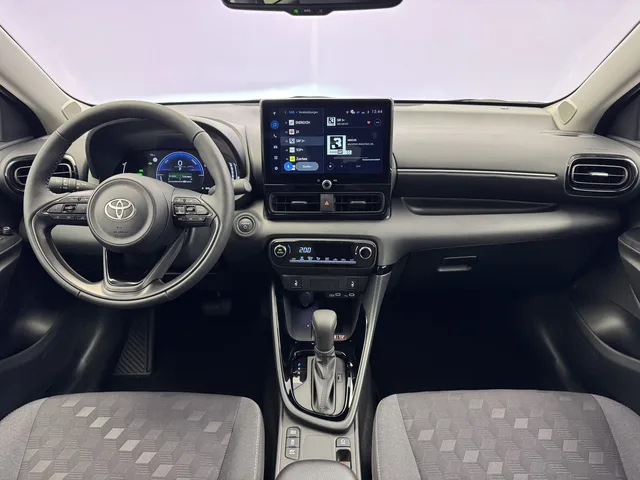 TOYOTA Yaris 1.5 VVT-i HSD Trend