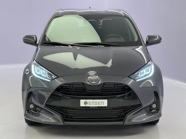 TOYOTA Yaris 1.5 VVT-i HSD Trend
