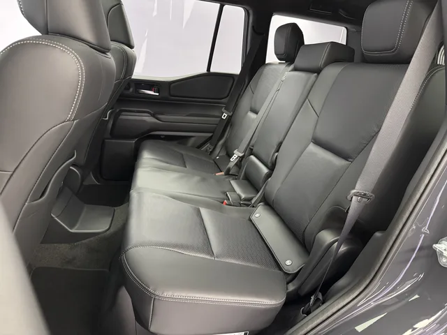 TOYOTA Land Cruiser 2.8 D 48V Invincible AWD