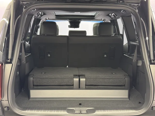 TOYOTA Land Cruiser 2.8 D 48V Invincible AWD