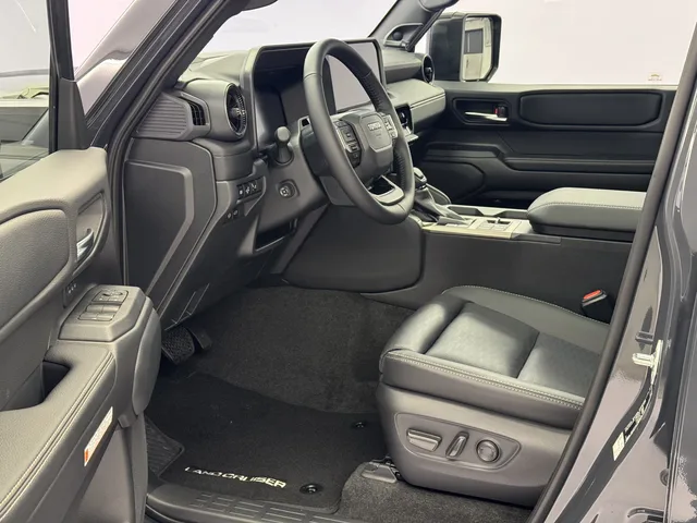 TOYOTA Land Cruiser 2.8 D 48V Invincible AWD