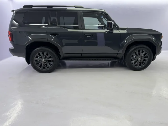 TOYOTA Land Cruiser 2.8 D 48V Invincible AWD