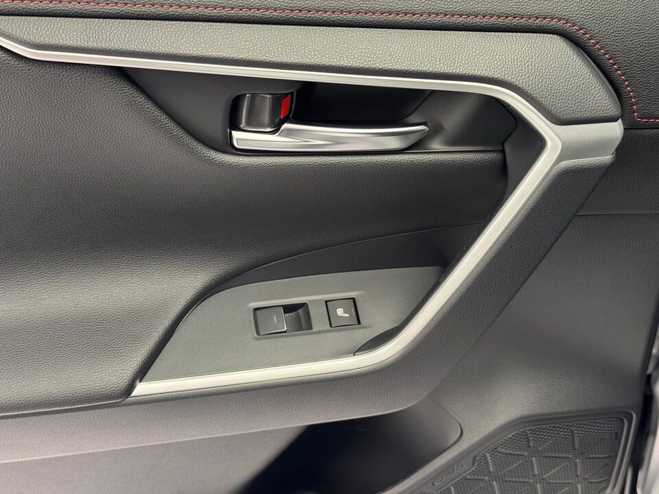 RAV4 2.5 Plug-in-Hybrid Platinum AWD-i
