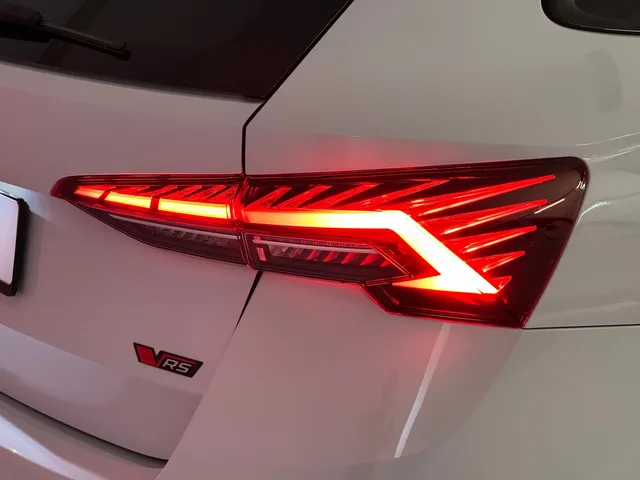 SKODA Octavia Combi 2.0 TSI RS DSG