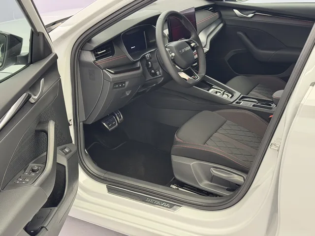 SKODA Octavia Combi 2.0 TSI RS DSG