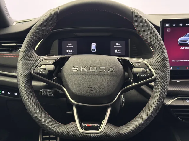 SKODA Octavia Combi 2.0 TSI RS DSG