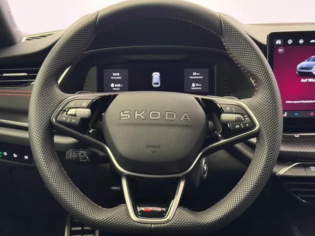 SKODA Octavia Combi 2.0 TSI RS DSG