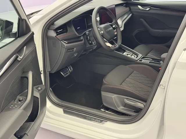 SKODA Octavia Combi 2.0 TSI RS DSG